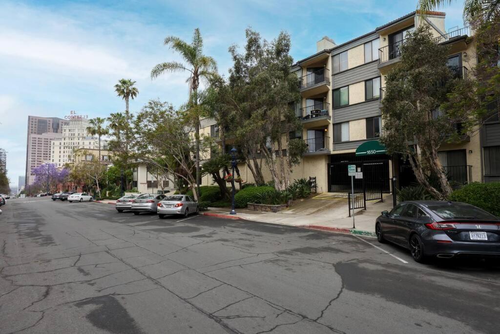 Chic Condo Steps From Petco Park San Diego Exterior photo