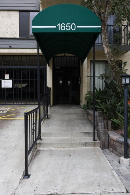 Chic Condo Steps From Petco Park San Diego Exterior photo