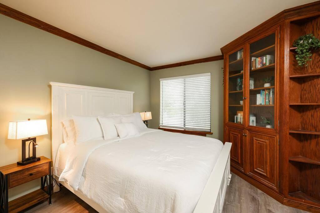 Chic Condo Steps From Petco Park San Diego Exterior photo
