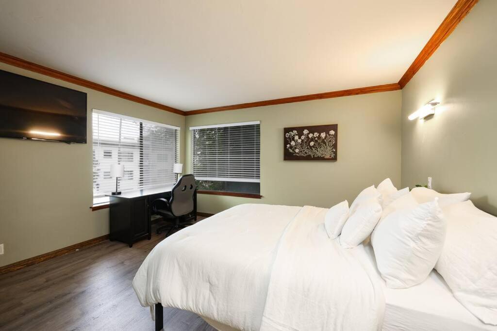 Chic Condo Steps From Petco Park San Diego Exterior photo