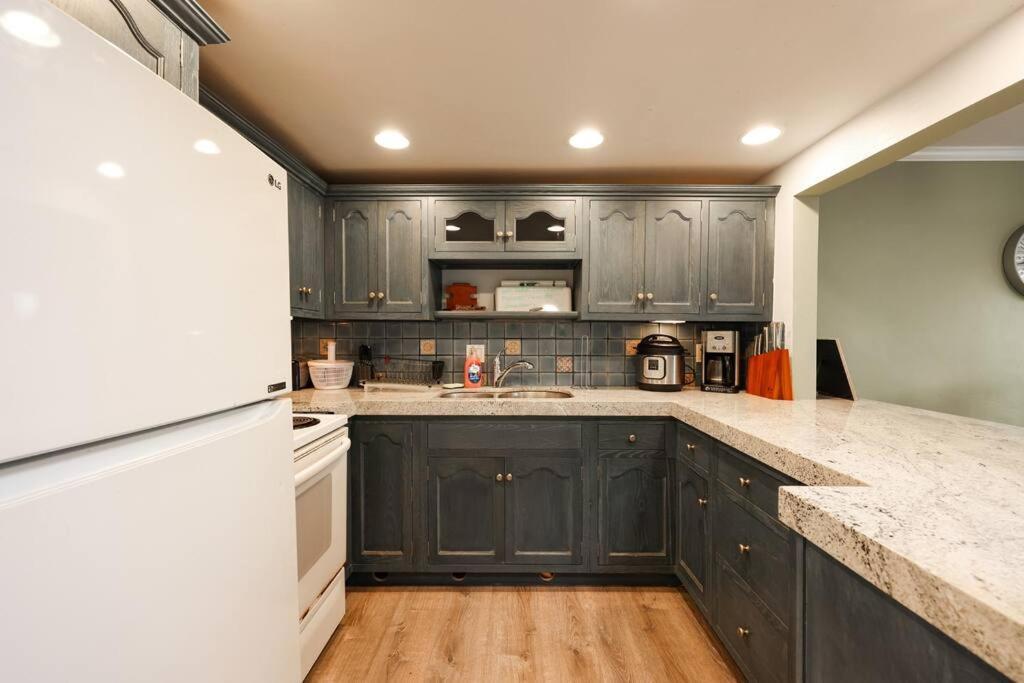 Chic Condo Steps From Petco Park San Diego Exterior photo