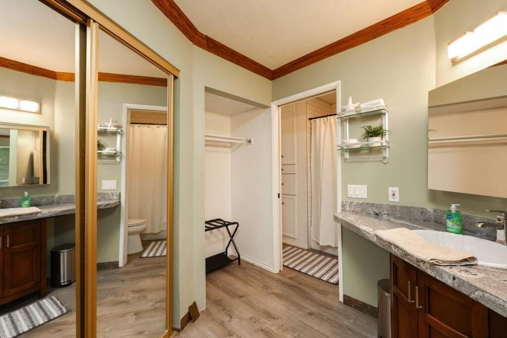 Chic Condo Steps From Petco Park San Diego Exterior photo