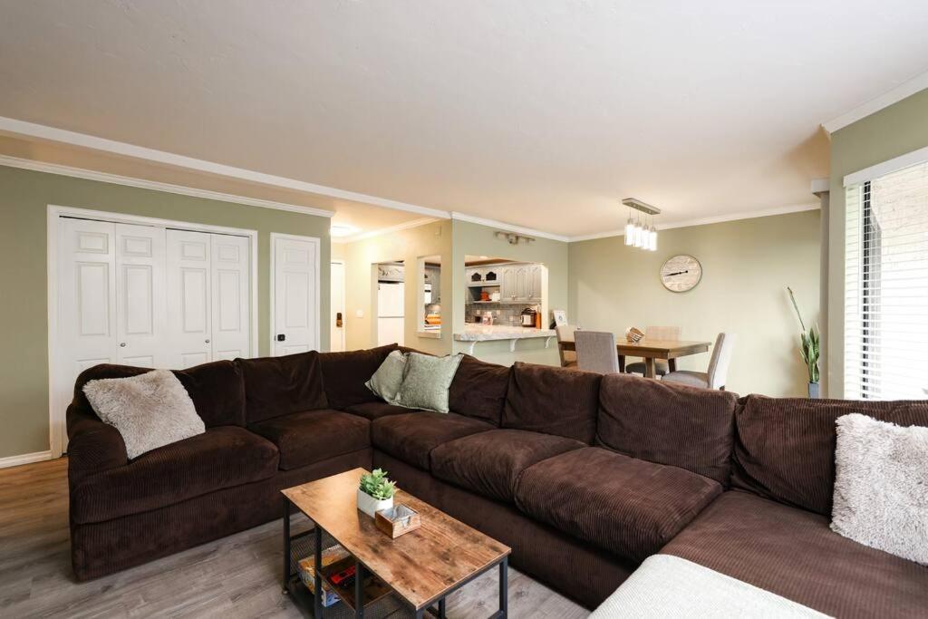 Chic Condo Steps From Petco Park San Diego Exterior photo